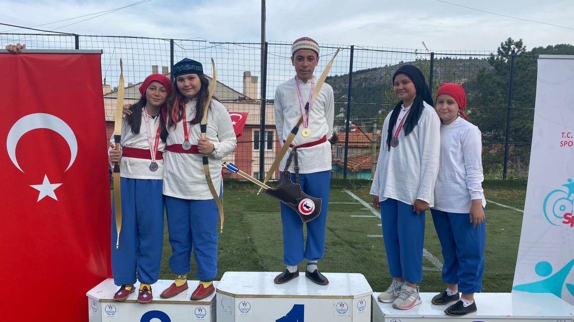 Okul Sporları Geleneksel Okçuluk Yıldız Kızlar Kategorisi  İl Şampiyonasında İl Dereceleri Kazandık